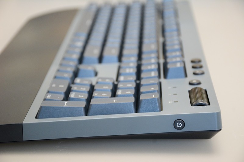 三模机械键盘Tt飞行家G821键盘，不仅电脑能用，手机平板也能用