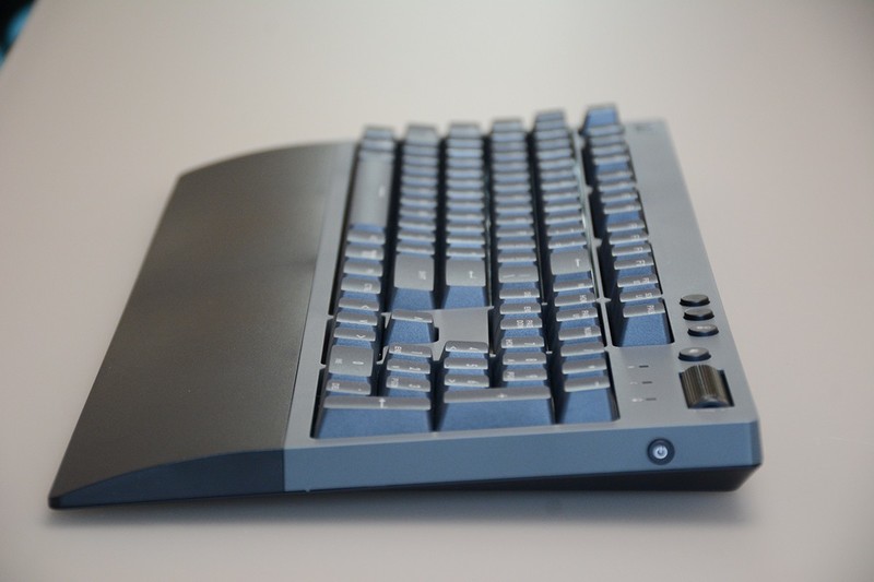 三模机械键盘Tt飞行家G821键盘，不仅电脑能用，手机平板也能用