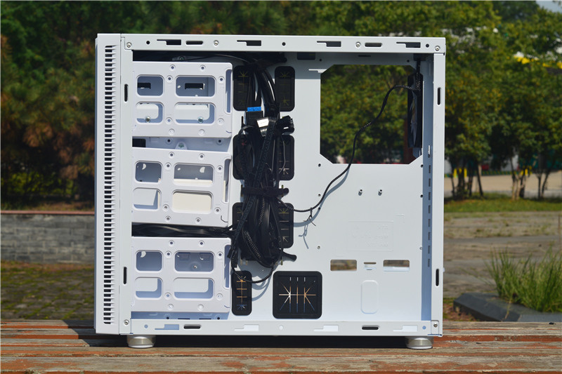 结构升级，先马黑洞3静音机箱开箱体验