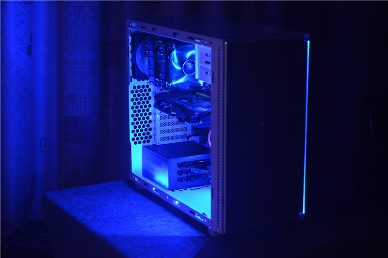 结构升级，先马黑洞3静音机箱开箱体验