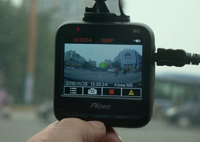 快译通 Abee M6 1080P超广角 高清行车记录仪 峨眉路测
