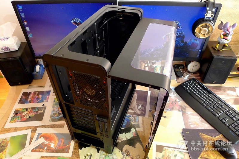 最漂亮的缺口，Tt红色警戒机箱