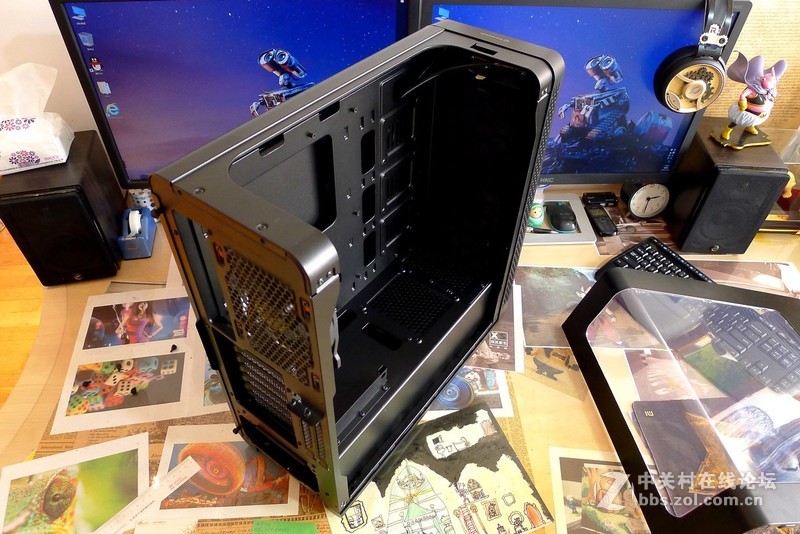 最漂亮的缺口，Tt红色警戒机箱