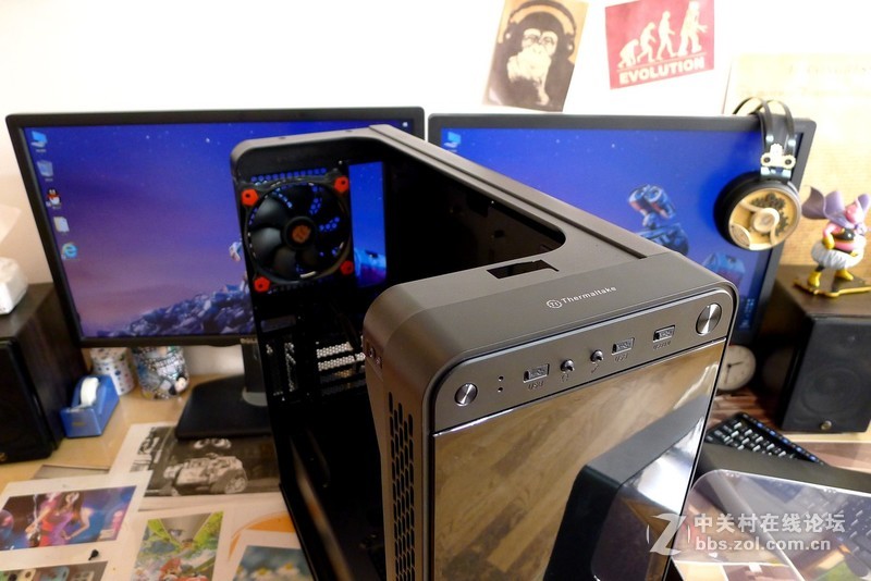 最漂亮的缺口，Tt红色警戒机箱