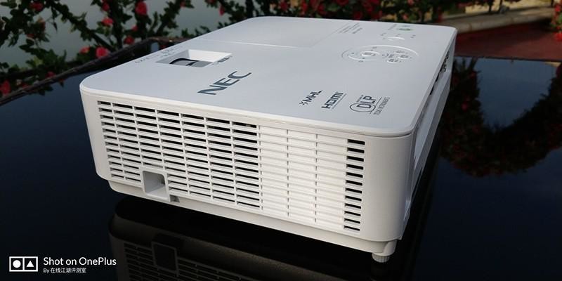 高清家用投影机——NEC NP-CD3100H家用投影机（视频）