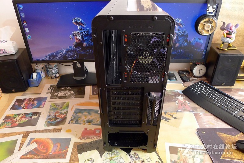 最漂亮的缺口，Tt红色警戒机箱