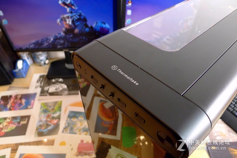 最漂亮的缺口，Tt红色警戒机箱