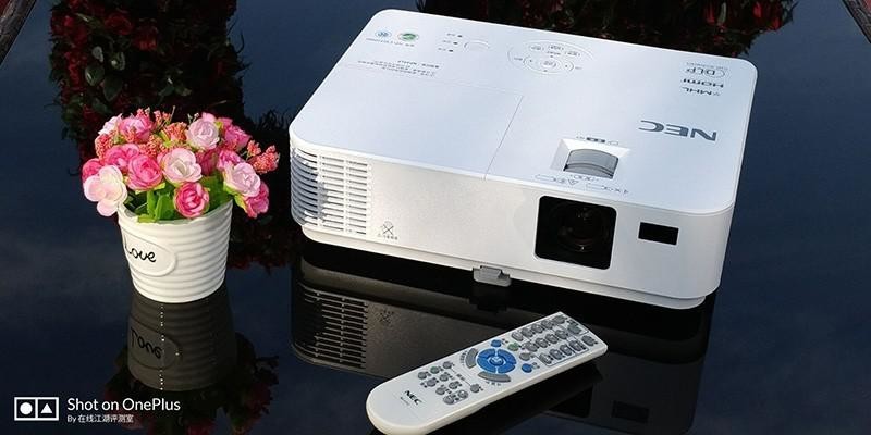 高清家用投影机——NEC NP-CD3100H家用投影机（视频）