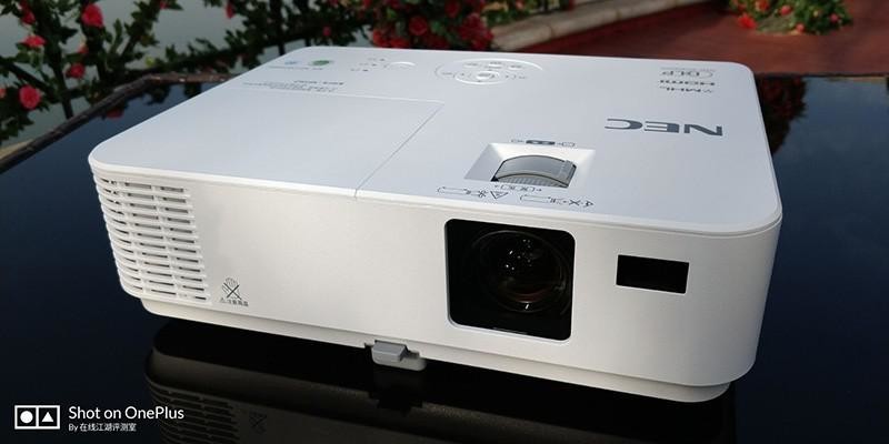 高清家用投影机——NEC NP-CD3100H家用投影机（视频）