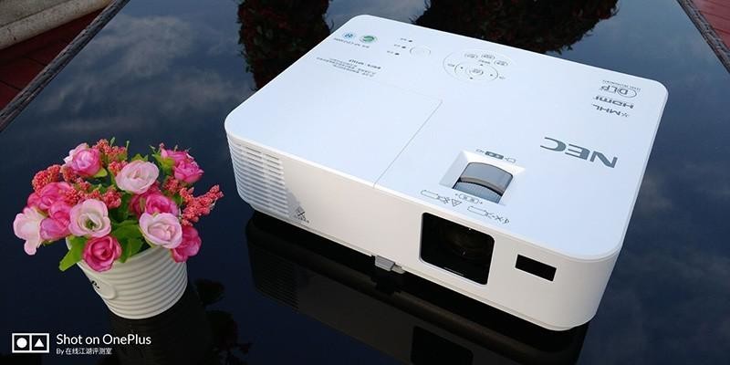 高清家用投影机——NEC NP-CD3100H家用投影机（视频）