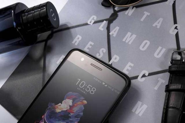 网友爆改一加5手机，完美达成高性能+超大容量电池，8000毫安！