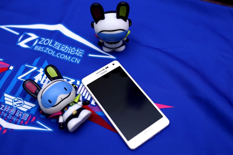 星空体育平台Galaxy A5新机就快要上市了，我还是先晒一下老款的A5吧