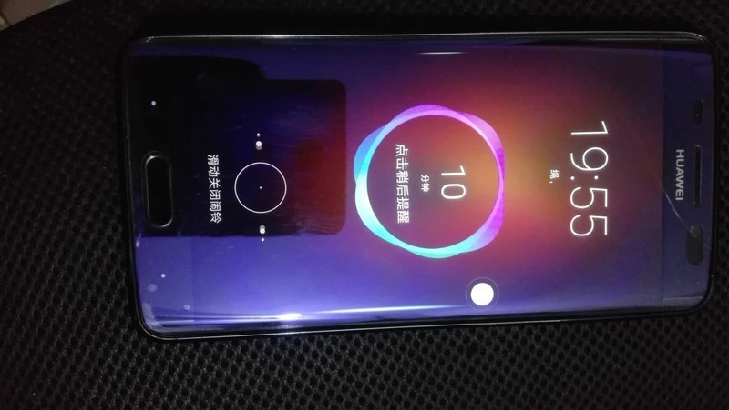 华为Mate 9玛瑙红Pro的HOME键失效，售后以屏幕上方有一条裂縫拒保修home键