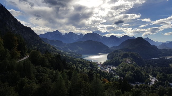 【星空体育平台S6 edge+欧洲行】 BMW博物馆与天鹅堡