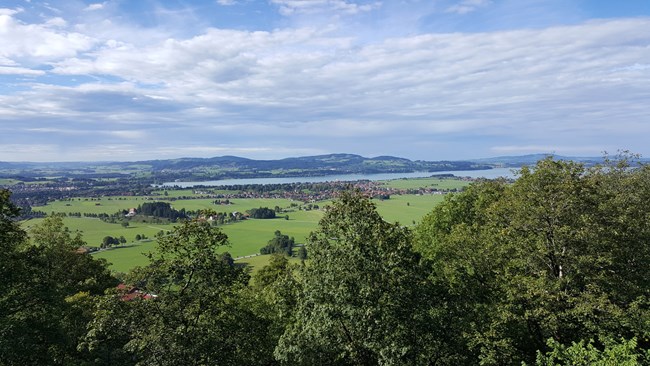 【星空体育平台S6 edge+欧洲行】 BMW博物馆与天鹅堡