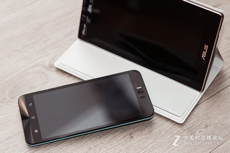 试用大手机 ASUS ZenPad 7.0 (Z370CG)