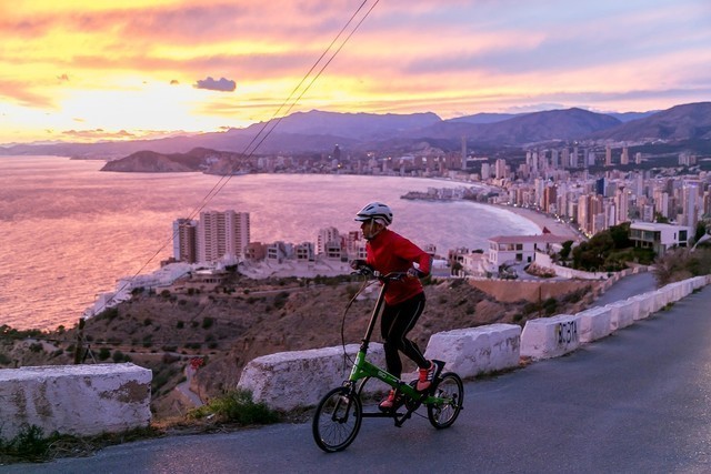 能飙40KM/h ElliptiGO空中漫步代步工具