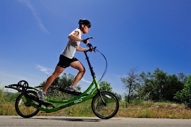 能飙40KM/h ElliptiGO空中漫步代步工具