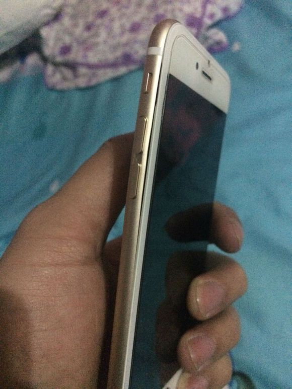 iPhone 7：一个不小心，就变成曲面屏手机了