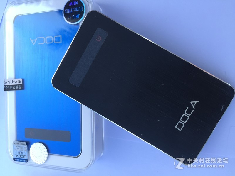 DOCA多嘉超薄款移动电源的鼻祖D528~全LED触摸显示屏