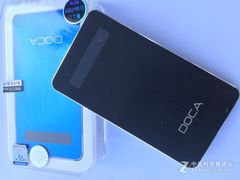 DOCA多嘉超薄款移动电源的鼻祖D528~全LED触摸显示屏