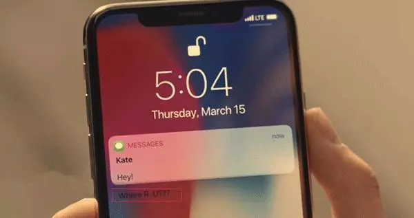 iPhone X广告上出现新bug！？苹果：这并不尴尬！