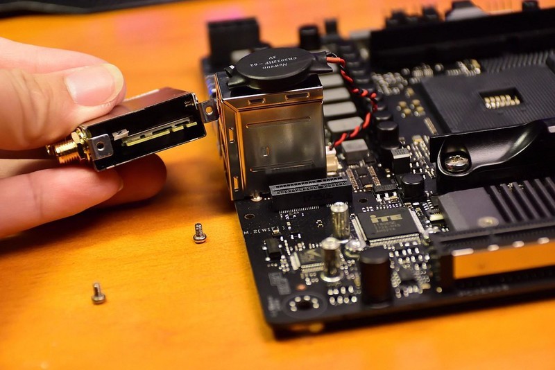 最强锐龙ITX主板ROG STRIX X370I GAMING 开箱测试