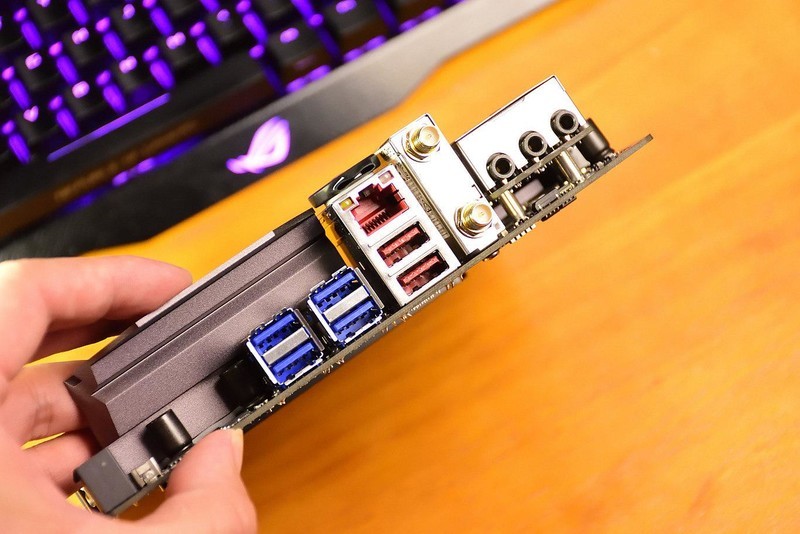 最强锐龙ITX主板ROG STRIX X370I GAMING 开箱测试