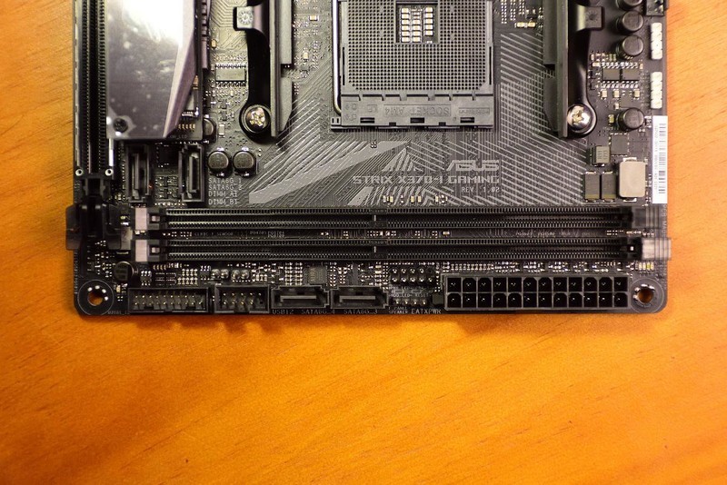 最强锐龙ITX主板ROG STRIX X370I GAMING 开箱测试