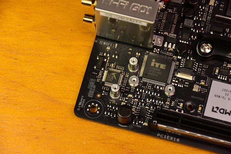 最强锐龙ITX主板ROG STRIX X370I GAMING 开箱测试