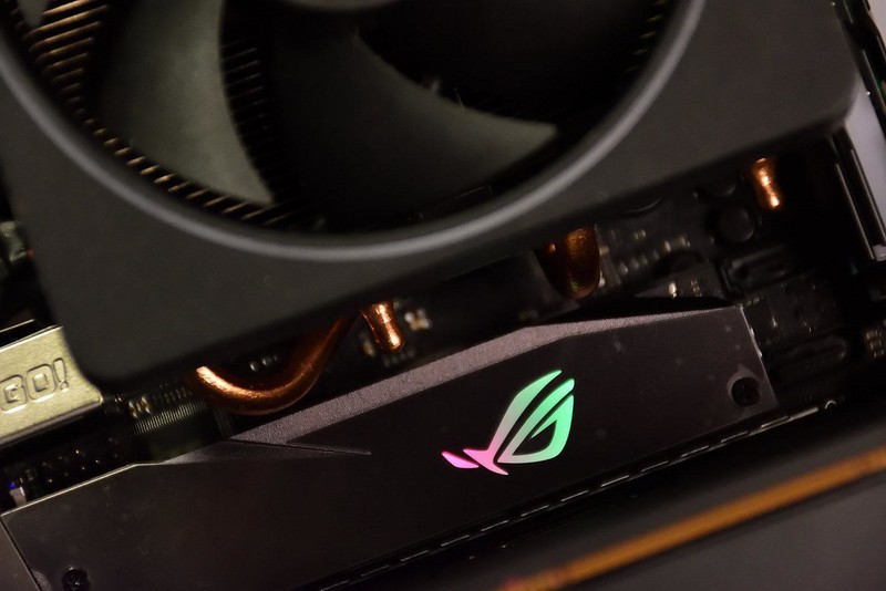 最强锐龙ITX主板ROG STRIX X370I GAMING 开箱测试