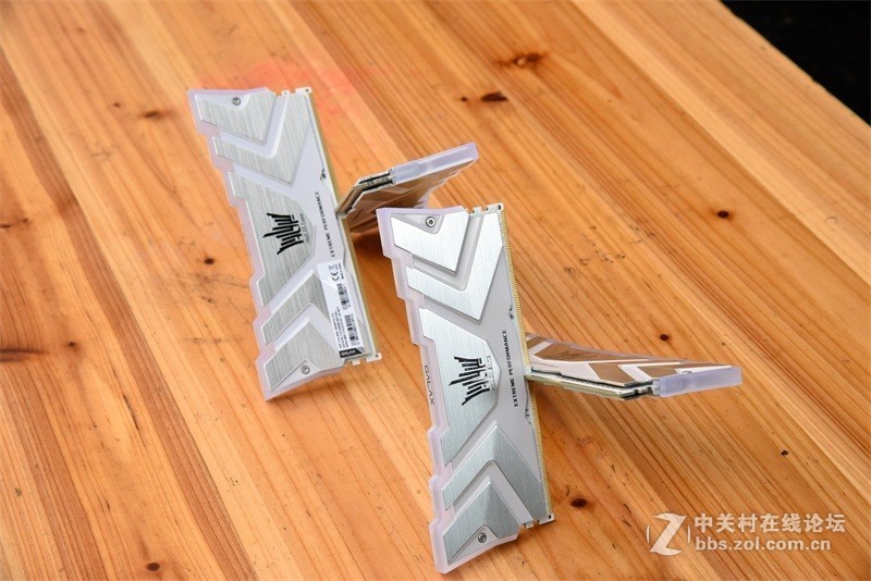 胸抬你的“光追”显卡来了---影驰RTX 2080 GAMER显卡入手升级记