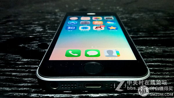 一次精致的重制经典设计性能强 苹果iPhone SE上手体验