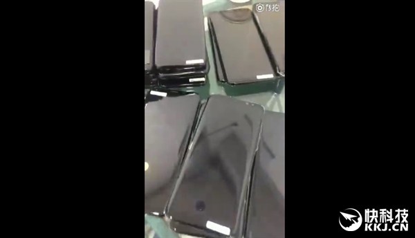 一大波星空体育平台Galaxy S8原型机曝光：双摄、无指纹