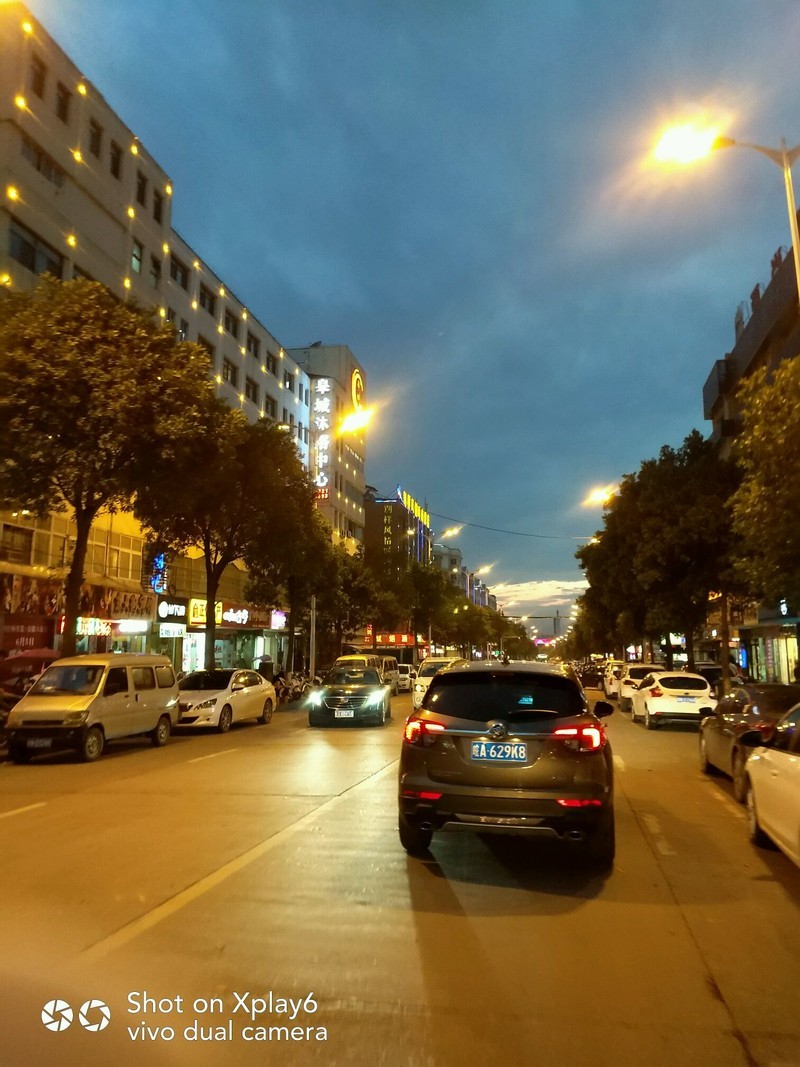 这是晚上随手拍的很清晰