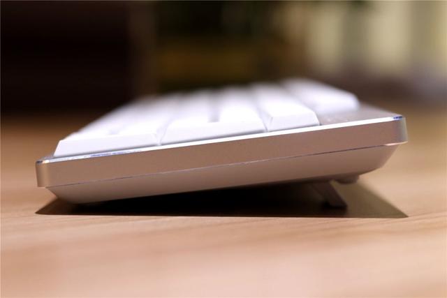 三模随意换，办公很方便- 雷柏MT700办公机械键盘体验