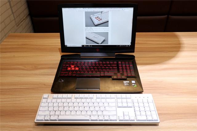 三模随意换，办公很方便- 雷柏MT700办公机械键盘体验