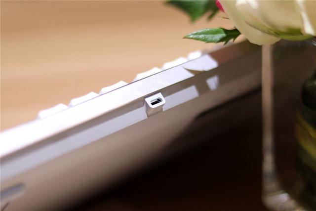 三模随意换，办公很方便- 雷柏MT700办公机械键盘体验