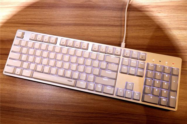 三模随意换，办公很方便- 雷柏MT700办公机械键盘体验