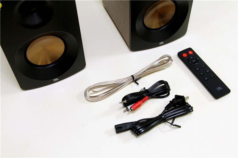 如果不满足于只是听个响，监听音箱会是更好的选择吗？