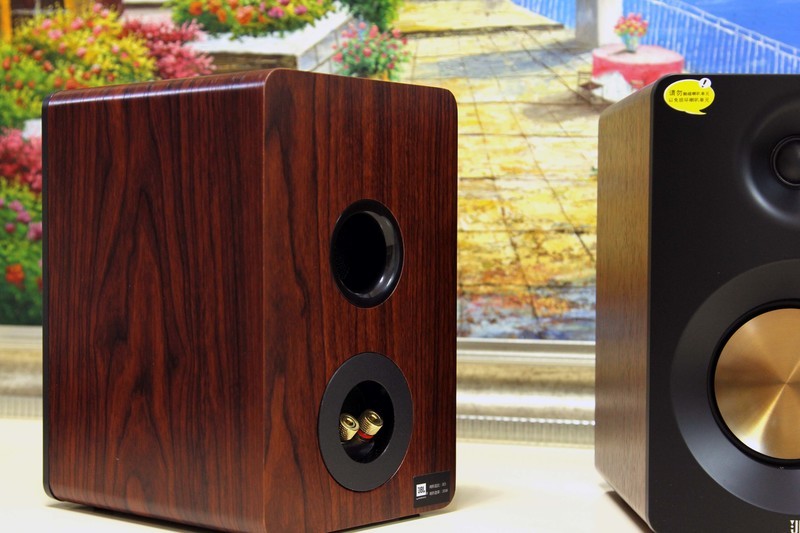 如果不满足于只是听个响，监听音箱会是更好的选择吗？