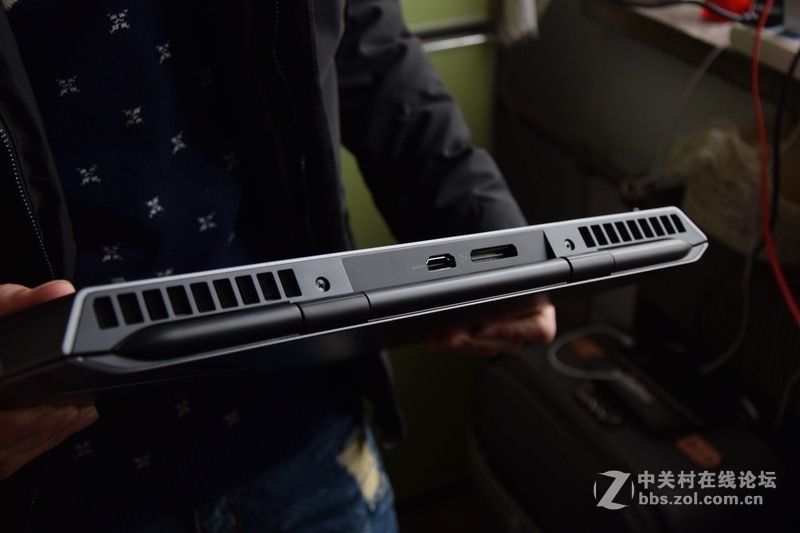 犹豫了好久，今天决定晒下alienware了，高清靓图有福利