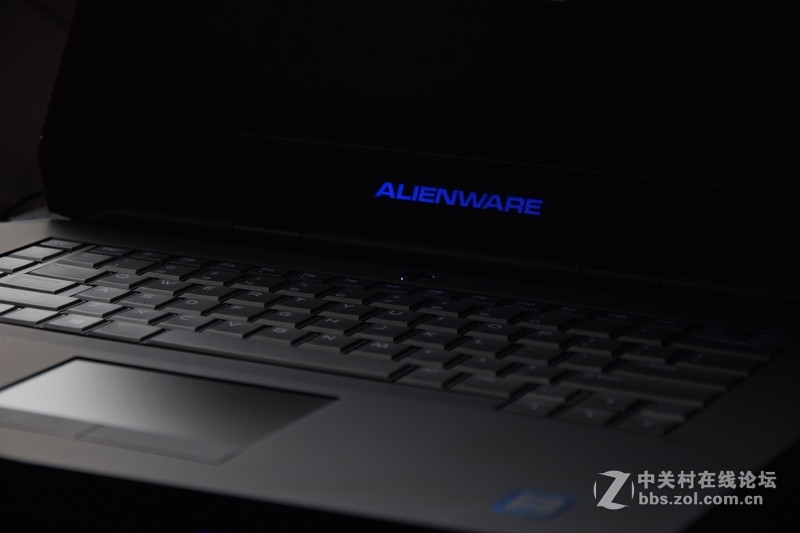 犹豫了好久，今天决定晒下alienware了，高清靓图有福利