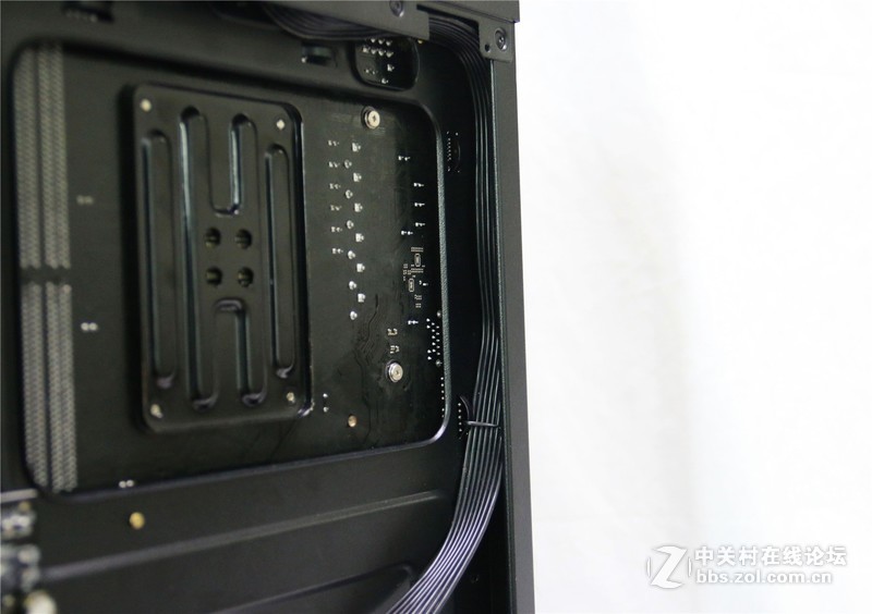 机箱散热很重要，长城G5炎夏实力装机走背线