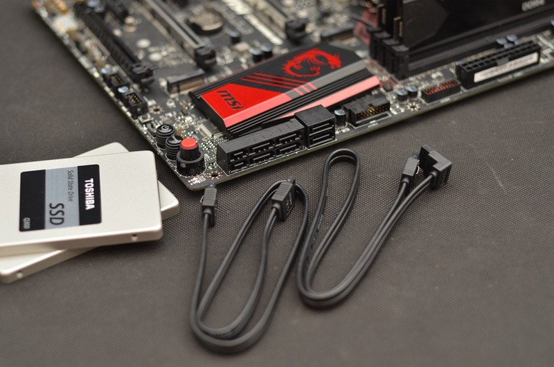 怎么滴也是芯片组旗舰~Z170+2颗东芝Q300 120G SSD玩RAID