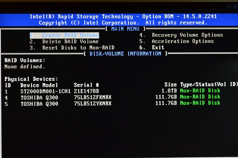 怎么滴也是芯片组旗舰~Z170+2颗东芝Q300 120G SSD玩RAID