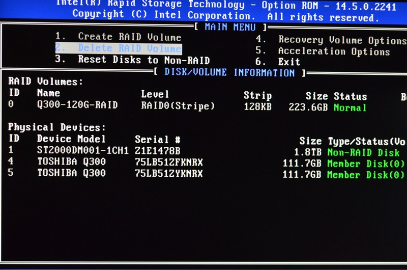 怎么滴也是芯片组旗舰~Z170+2颗东芝Q300 120G SSD玩RAID