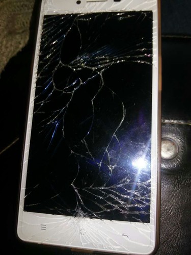 opopr7外屏碎了里面什么都是好的换一个外屏不知道可不可以听说一体机