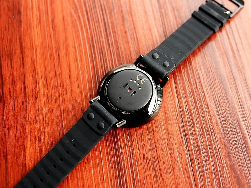 离线播放音乐 心率测试50米防水 Misfit Vapor运动智能表体验