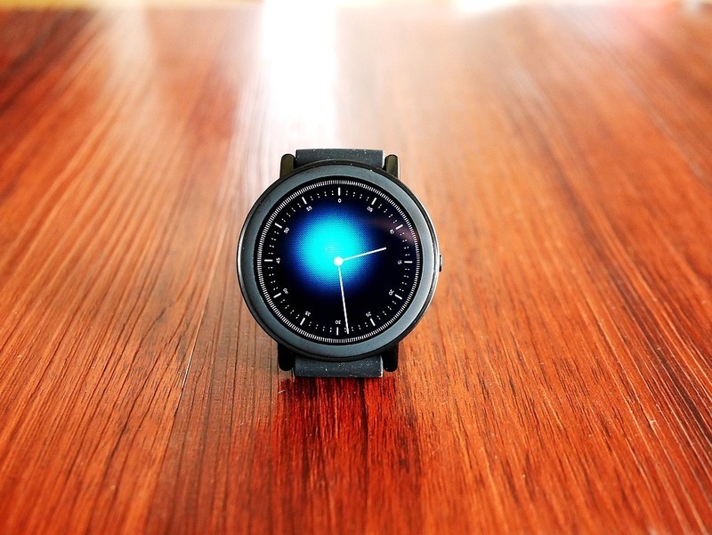 离线播放音乐 心率测试50米防水 Misfit Vapor运动智能表体验